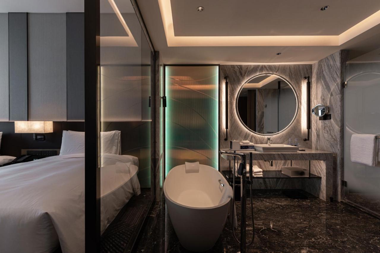 Renaissance Changzhou Wujin Hotel Exterior photo